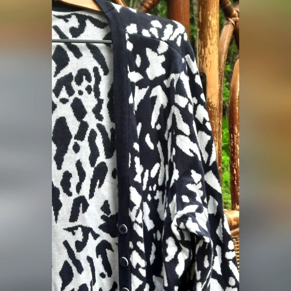 Christopher & Banks Cardigan - Picture 4 of 7